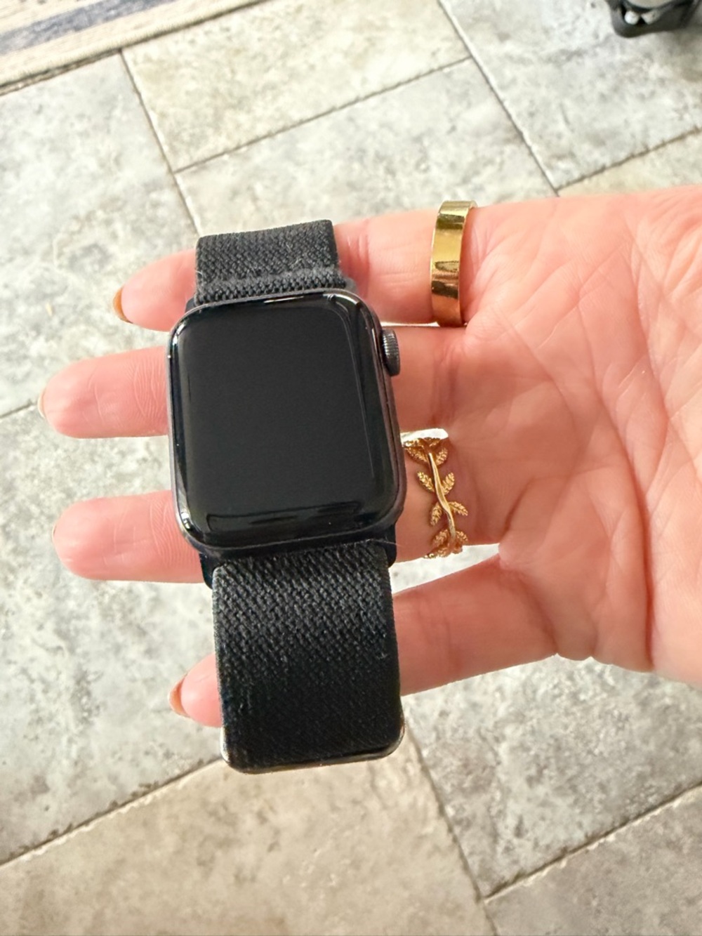 Apple Watch SE with Fabric Band